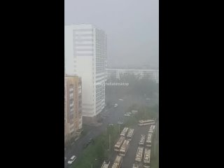 🌧️ В Челябинске пошел ливень с..