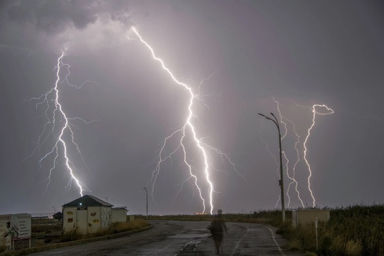 ⚡Молнии этой ночью над Новороссийском.  📸..