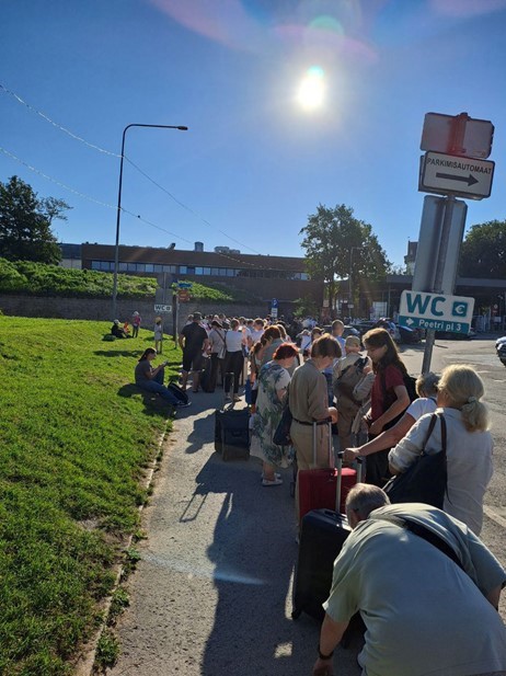 Граница с Эстонией станет ещё более труднопроходимой  На фоне километровых очередей на российско-эстонской..