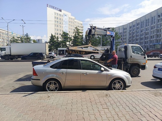 Больше 10 штрафов за несколько часов  В центре Красноярска начали бороться с неправильной парковкой...