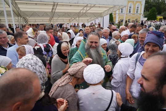 В Дивееве прошли торжества в честь преподобного Серафима Саровского  Тысячи паломников со всей страны и..