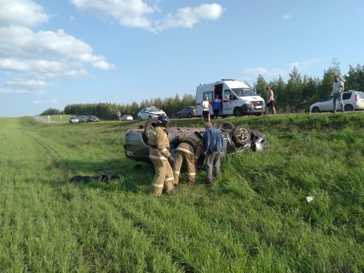 Два человека пострадали в столкновении Chevrolet Lanos и Lada в Самарской области  Поробности аварии сообщили в ГКУ..