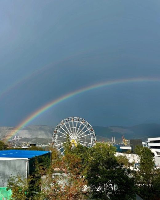 Двойная радуга в Новороссийске 🌈  Фото..