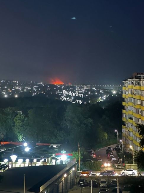 Загорелось под Ростовом. Вид из..