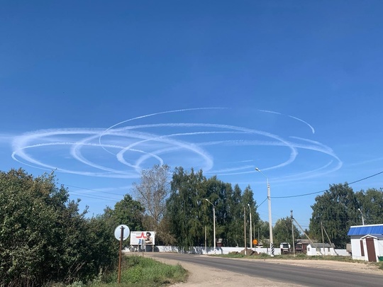 🗣Жителей нижегородской области обеспокоило появление странных кругов в небе - это явление наблюдали..