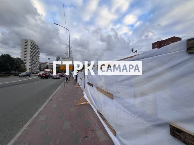 В Самаре закрыли доступ к фонтану на ул. Осипенко  Фоторепортаж с места работ  В Самаре перекрыли доступ к..