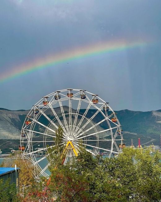 Двойная радуга в Новороссийске 🌈  Фото..