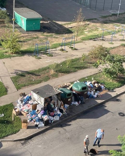 «Когда в Краснодаре будет чисто?
К кому обратиться, кому писать и кому звонить?»  Постоянно получаем такие..