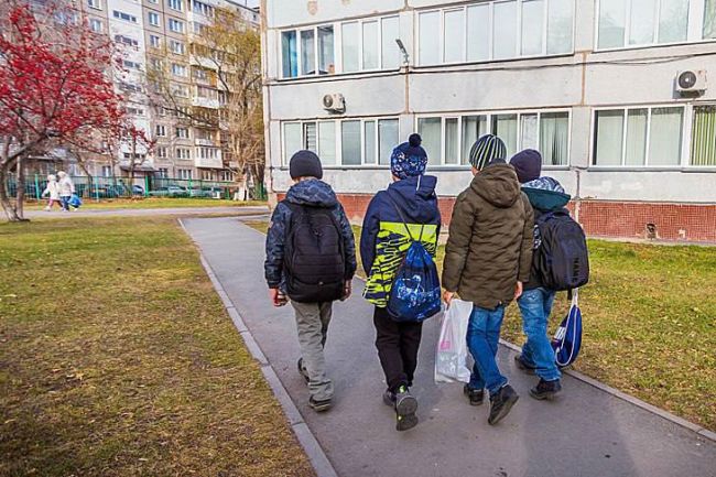 Первый день учебного года в Новосибирске станет по-настоящему прохладным  Торжественные линейки в..