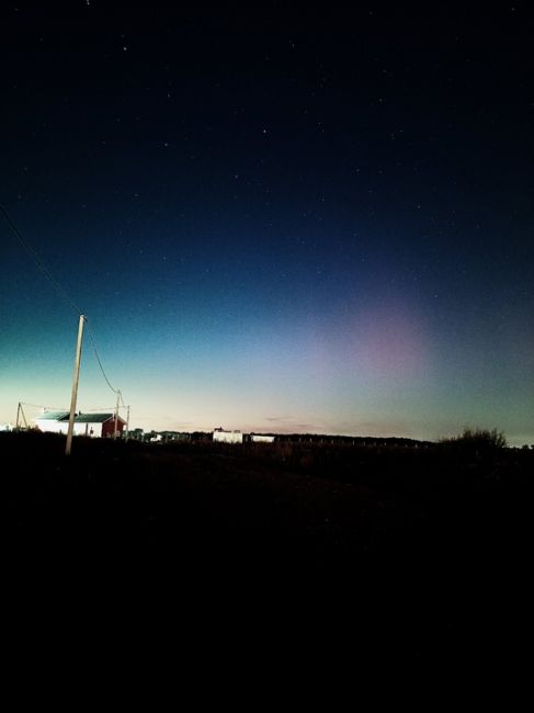 ✨ 😍Яркое северное сияние накрыло Россию — всё из-за магнитой бури,  Северная сказка в разных уголках..