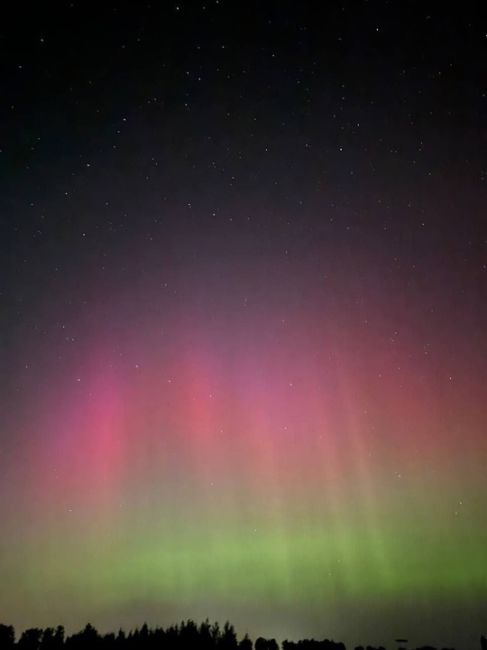 Прямо сейчас под Казанью можно заметить полярное сияние. Фотография сделана только что в 40 км от..