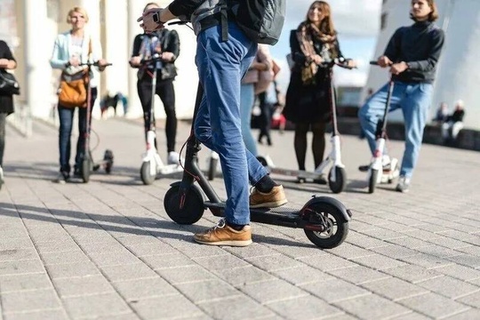 🛴Сервис Яндекс впервые выписал пользователю штраф на сумму 100 тысяч рублей за то, что он разрешил детям..