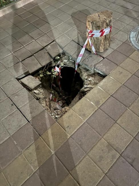 На Пушкинской улице открылся таинственный портал в ростовское метро. Если вы случайно окажетесь внутри,..