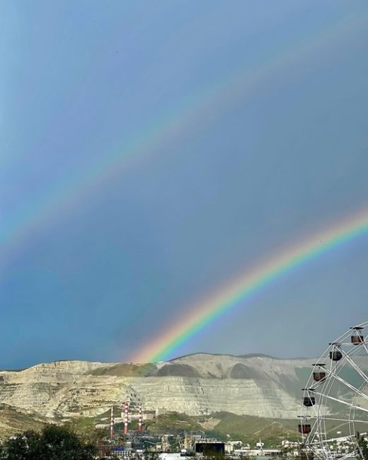 Двойная радуга в Новороссийске 🌈  Фото..