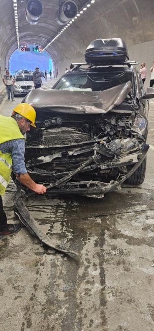 Многодетная семья из Самары попала в массовое ДТП в Грузии  Самарцы не доехали до границы 250..