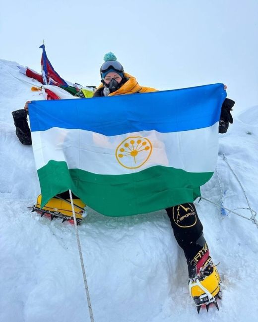 🏔 Вероника Зарипова стала первой женщиной из Башкирии покорившей вершину Манаслу (8163 м) 
Ранее уфимка..