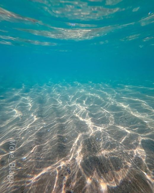 Шикарное сентябрьское море в Благе 🌊  Фото..