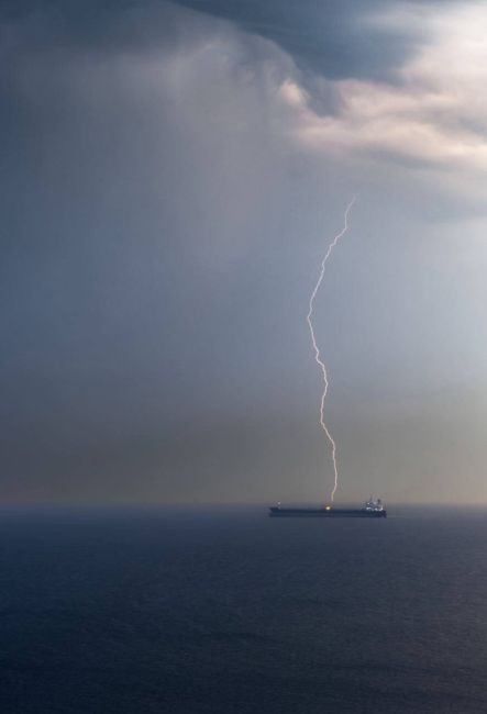 ⚡️ Гроза в небе над Новороссийском 
📸..