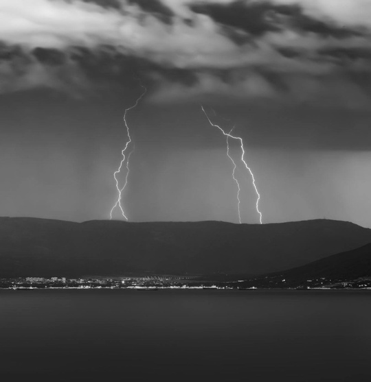 ⚡️ Гроза в небе над Новороссийском 
📸..