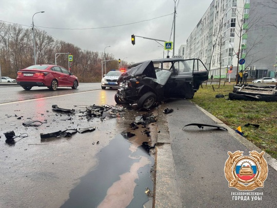 😱Массовое ДТП в Уфе: "Семерка" на бешеной скорости влетела в грузовик - Видео  Сегодня около 14:30 дня 20-летний..