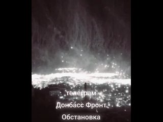 🎆 Кто-то запустил фейерверк на Орбитальной. Люди перепугались  В Ростовской области сейчас существует..