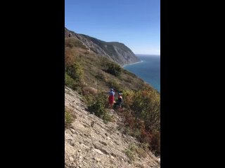 В Анапе очередное покорение туристов местных вершин вновь обернулось вызовом спасателей.  За помощью..