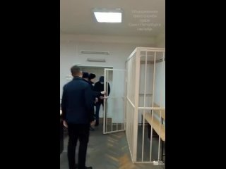 Полицейский, разгонявший протесты в Петербурге, обживается в СИЗО  Октябрьский районный суд арестовал..