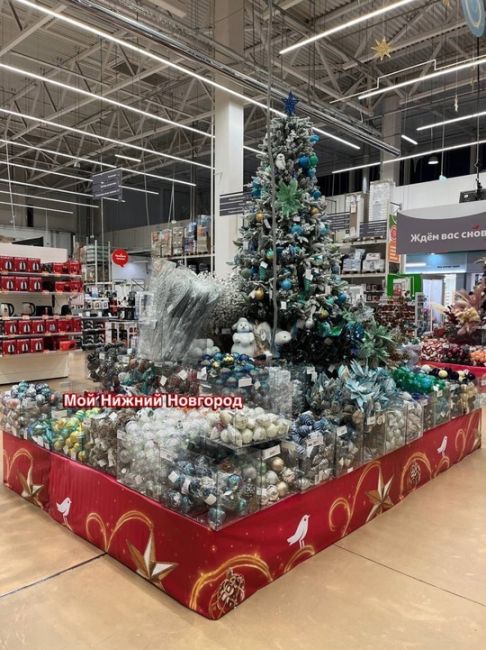 💙В нижегородских магазинах уже новогоднее настроение.  А вы ждете..