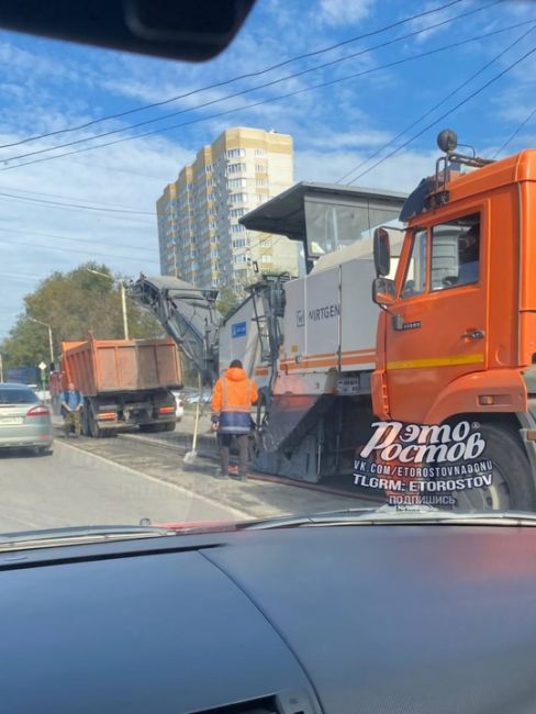 ⚠️ «Огромные пробки на Малиновского уже несколько дней. Зачем в час-пик делать ремонт такой нагруженной..