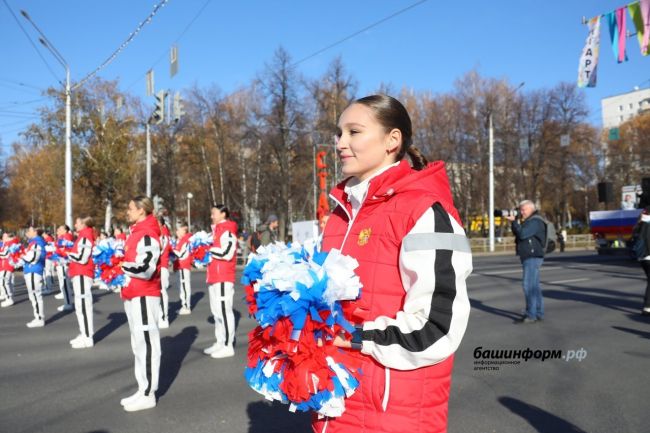 👏Всероссийский день ходьбы в Уфе привлек тысячи человек 
В Уфе состоялся Всероссийский день ходьбы,..