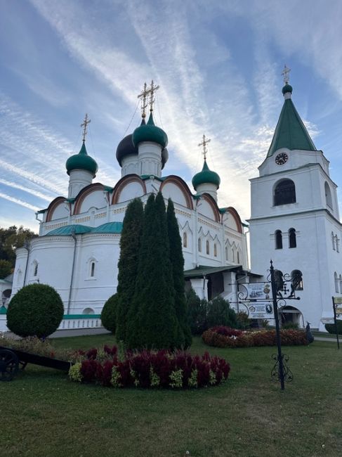 Воскресенский Печерский мужской монастырь..