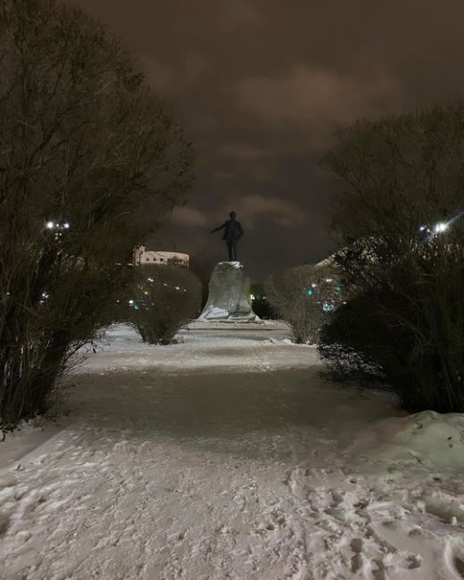 Зима придёт в город 3-5 ноября ❄️  С этих дней ожидаются стабильные минусовые температуры днём, сообщает..