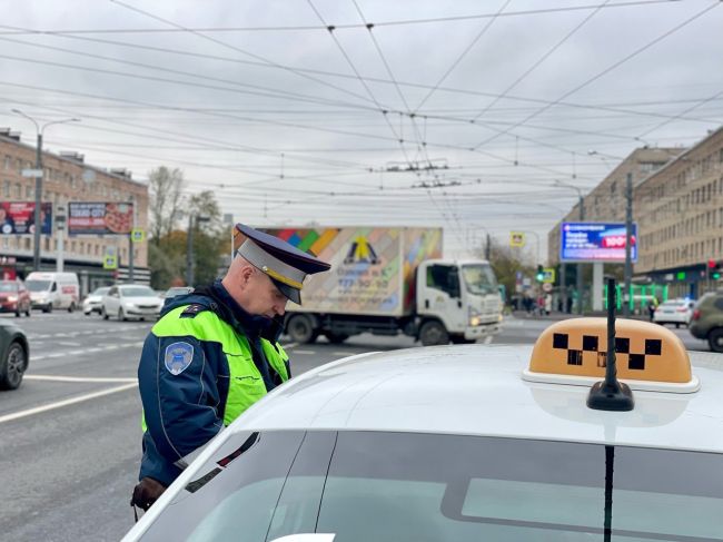 В Петербурге и Ленобласти находили сотню нелегальных таксистов в день  Петербургский главк отчитался о..