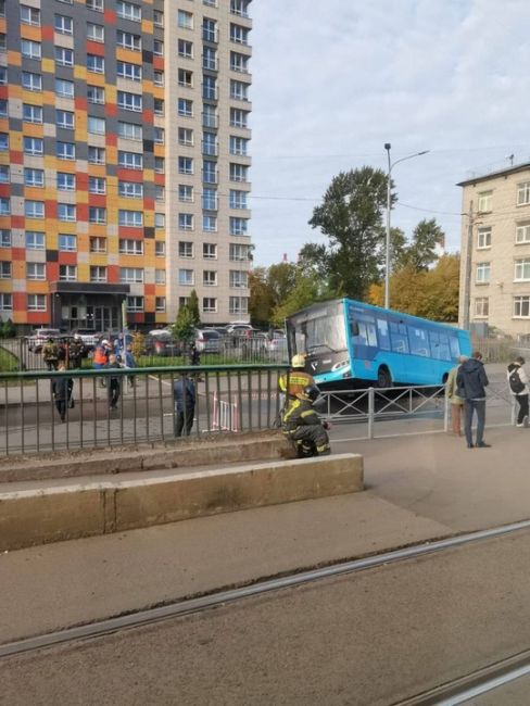 На Кронштадтской улице в Автово провалился..