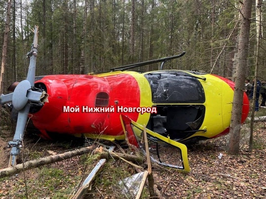 🗣️Причиной жесткой посадки вертолета мог стать отказ рулевого винта  Машина потеряла управление в воздухе..