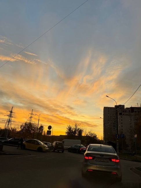 💙 Нижний под розово-оранжевым фильтром  Ждем в комментариях ваши шедеврофото сегодняшнего..