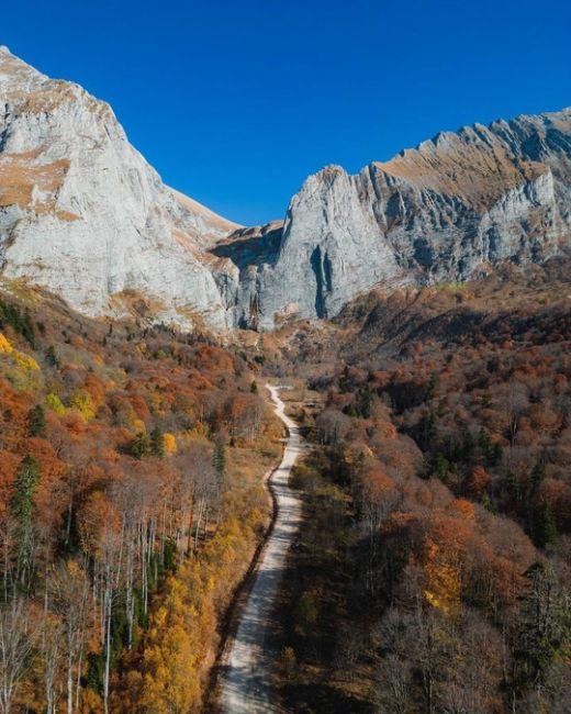 🍂🍁Самая красивая дорога Краснодарского края и Адыгеи  Просто садитесь в машину, вбивайте в навигатор..