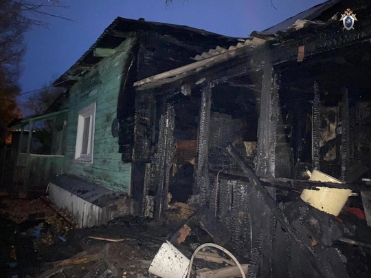 В Самарской области при пожаре погибли двое пожилых людей и девушка  Пожар произошел в ночь на вторник, 22..