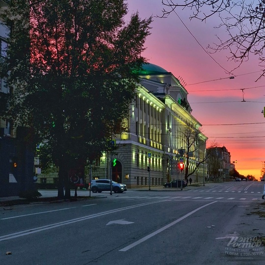 По утрам хоть и холодно, но красота требует жертв 🌅  Фото: Роман..