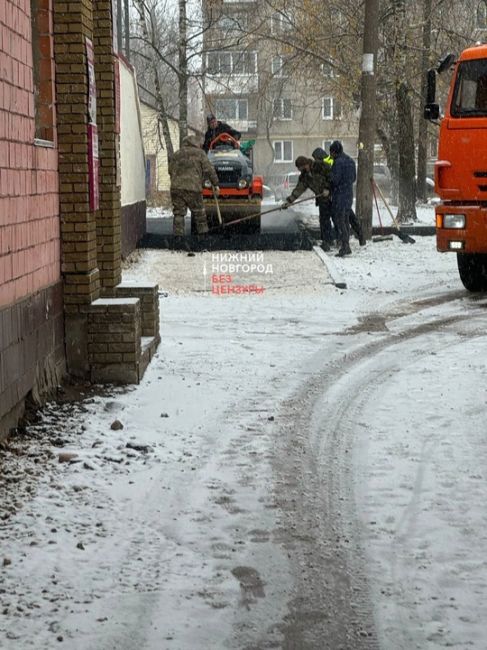 🗣Новейшие технологии по укладке асфальта в снег дошли до 7-го..