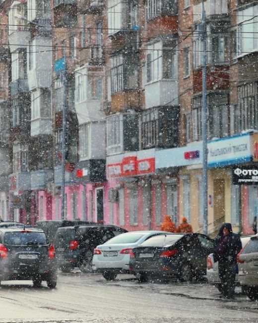 В Свердловскую область возвращается снег ❄️  Сегодня синоптики прогнозируют мокрые осадки, а на некоторых..