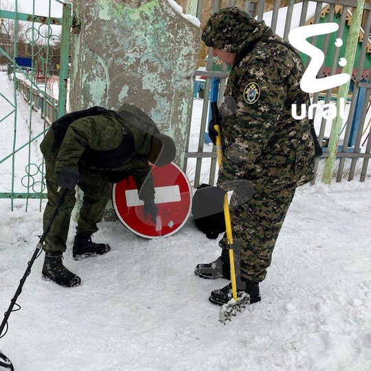 Появились новые подробности о стрельбе в Красноуральске.  По словам жителей, подростки неоднократно..