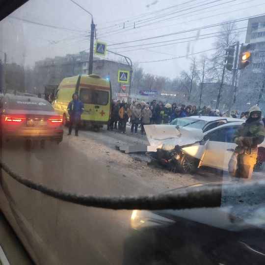 🗣️ 2 человека погибли в ДТП в Дзержинске.  На проспекте Циолковского столкнулись БМВ X4, «Рено Логан» и..