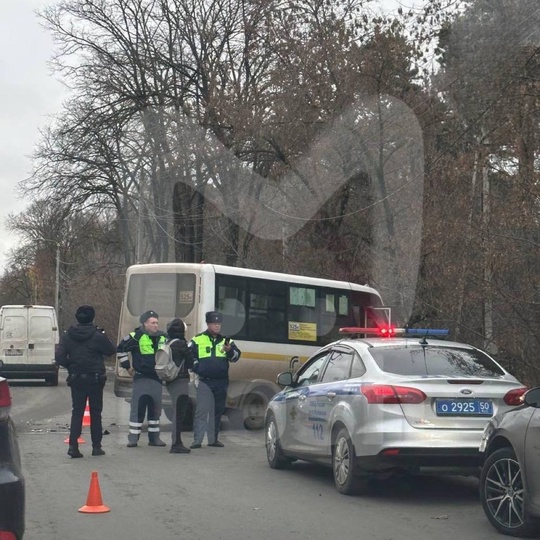 В Жуковском полиция пресследовала нетрезвого водителя, который угнал автобус.  Неадекват избил водителя..