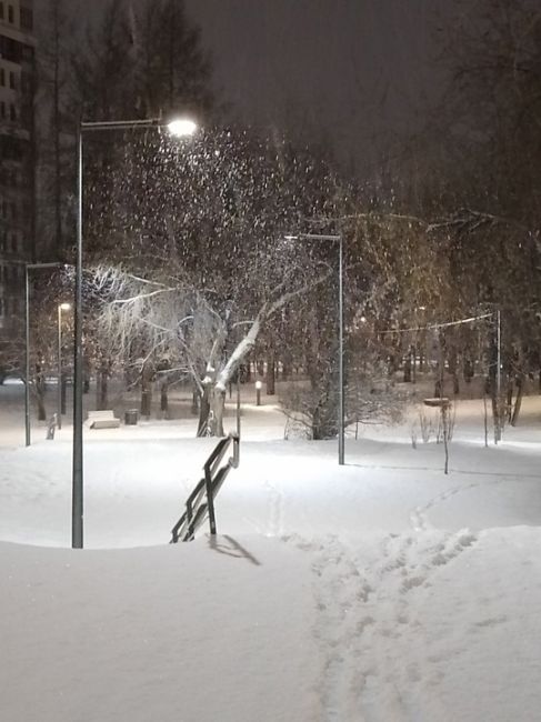 С Добрым утром, Екатеринбург ❄️
За фото спасибо нашему..