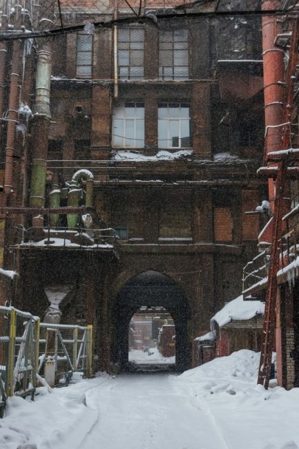 Атмосферные фоит Московского Электрозавода им. В.В.Куйбышева  Фото: Александр..