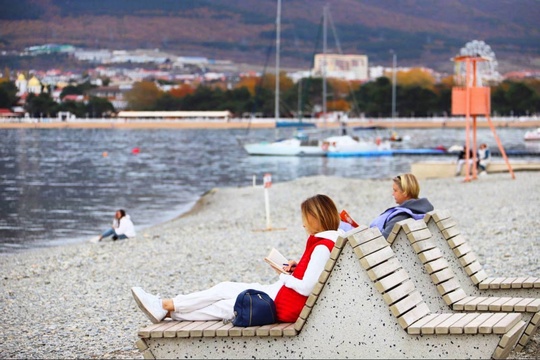 🏖️ В Геленджике заработали зимние пляжи  На пляжных территориях курорта «Багамы», «Саламандра» обустроены..