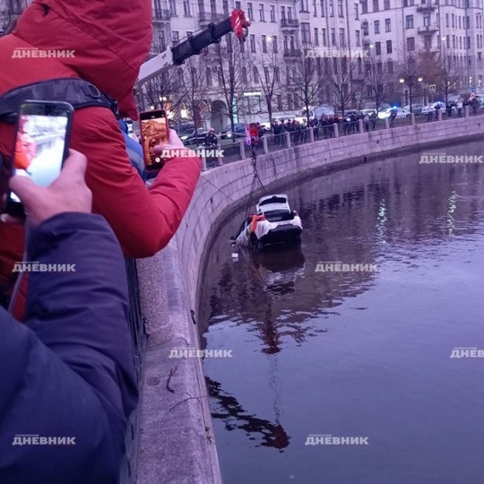 🎣 Каршеринг «выловили» из реки Карповки 
Известно, что мужчина управлявший легковым автомобилем..