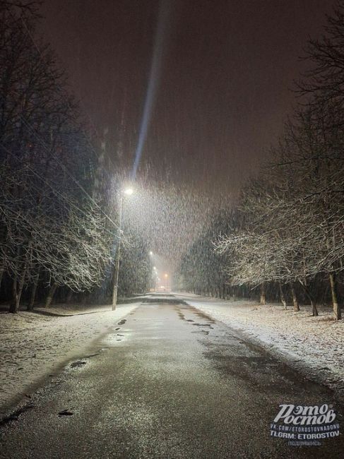 ❄😍 Снегопад в Кировской, в 60 км от Ростова. Ходит вокруг да..