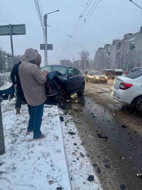 🗣️ 2 человека погибли в ДТП в Дзержинске.  На проспекте Циолковского столкнулись БМВ X4, «Рено Логан» и..